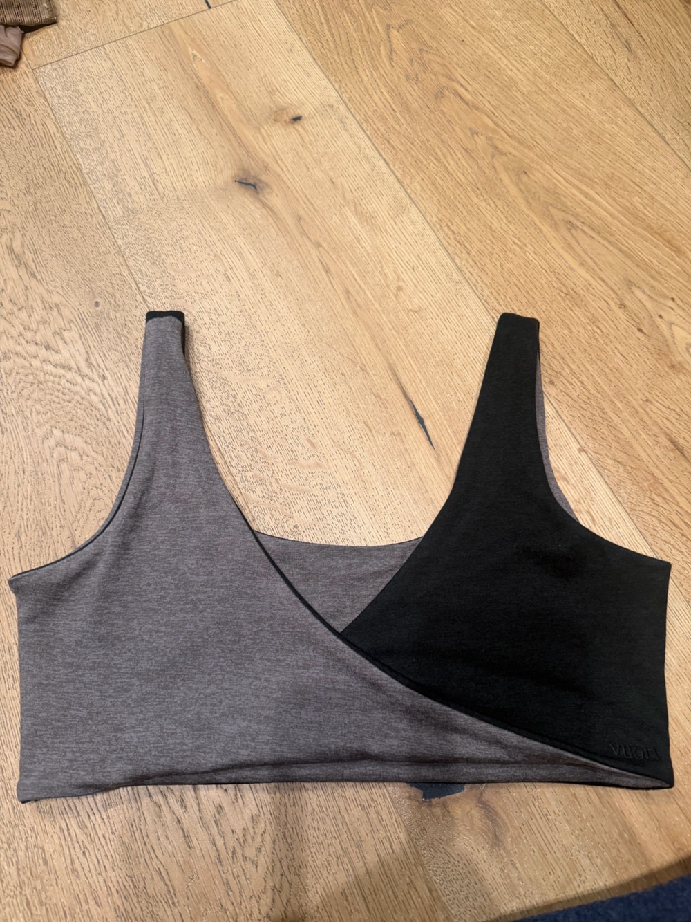 Vuori halo reversible bra black chia